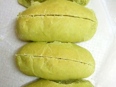 緑茶色のコッペパン